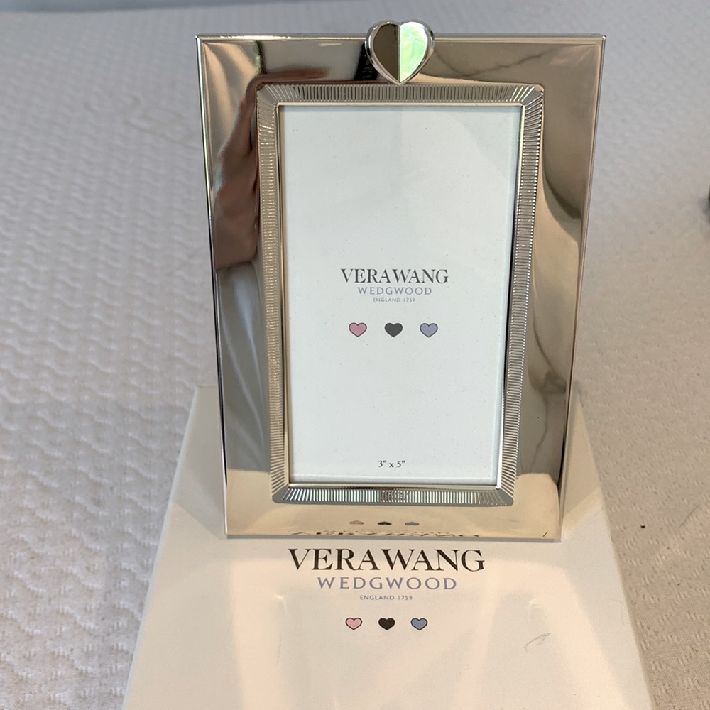 Vera Wang picture frame - NEW